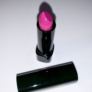 La Beaute Fatale Lipstick in Vibrate